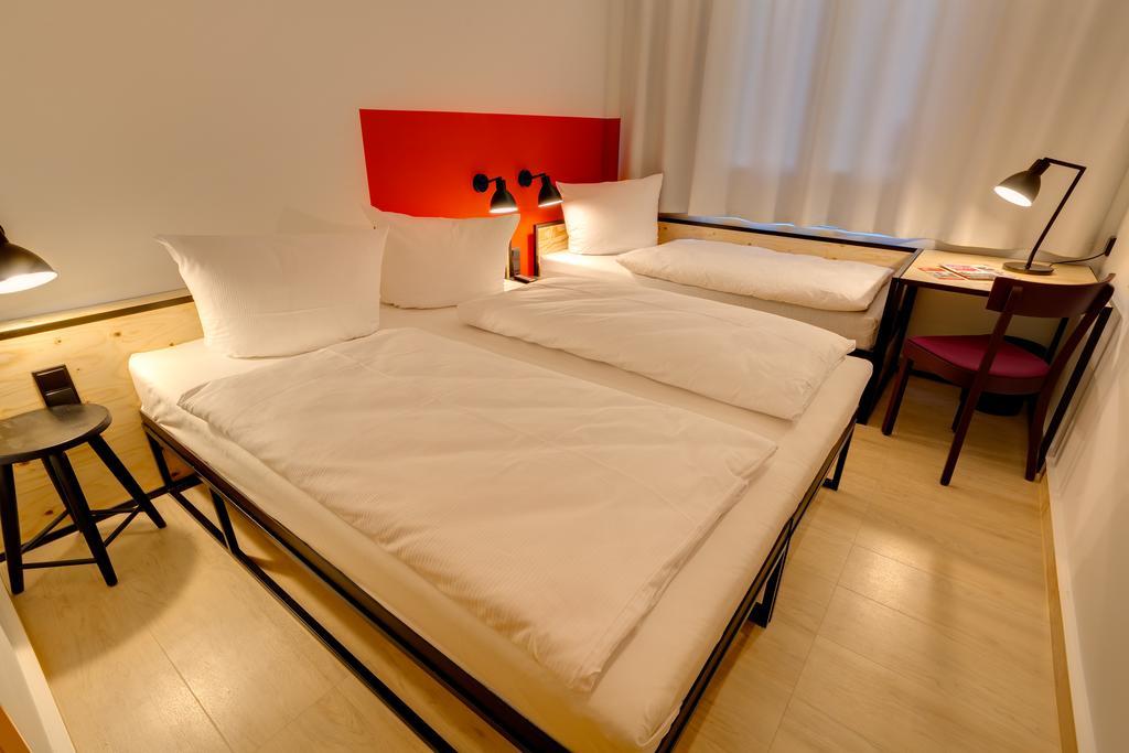 Meininger Hotel Leipzig Hauptbahnhof Стая снимка