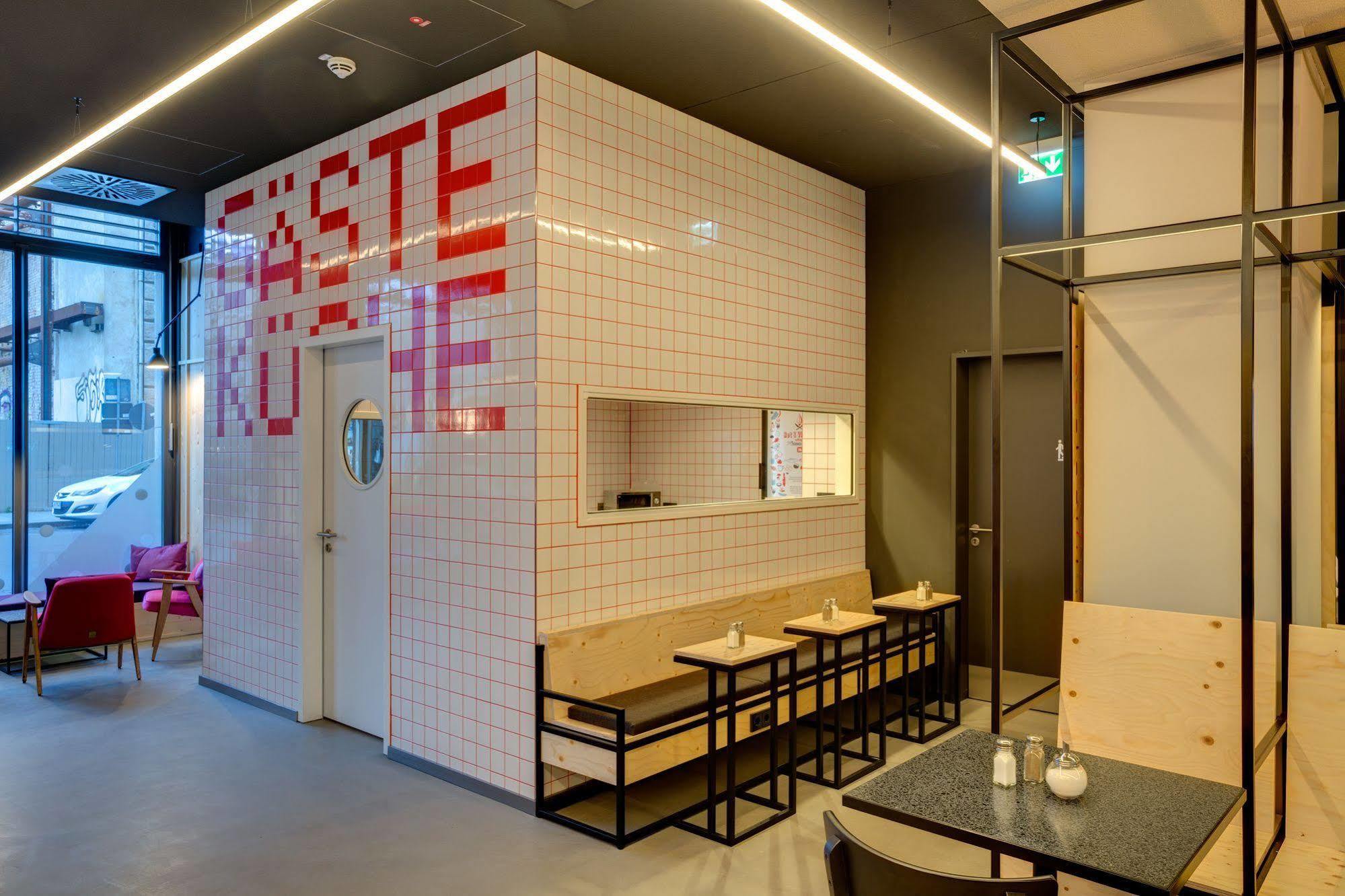 Meininger Hotel Leipzig Hauptbahnhof Екстериор снимка