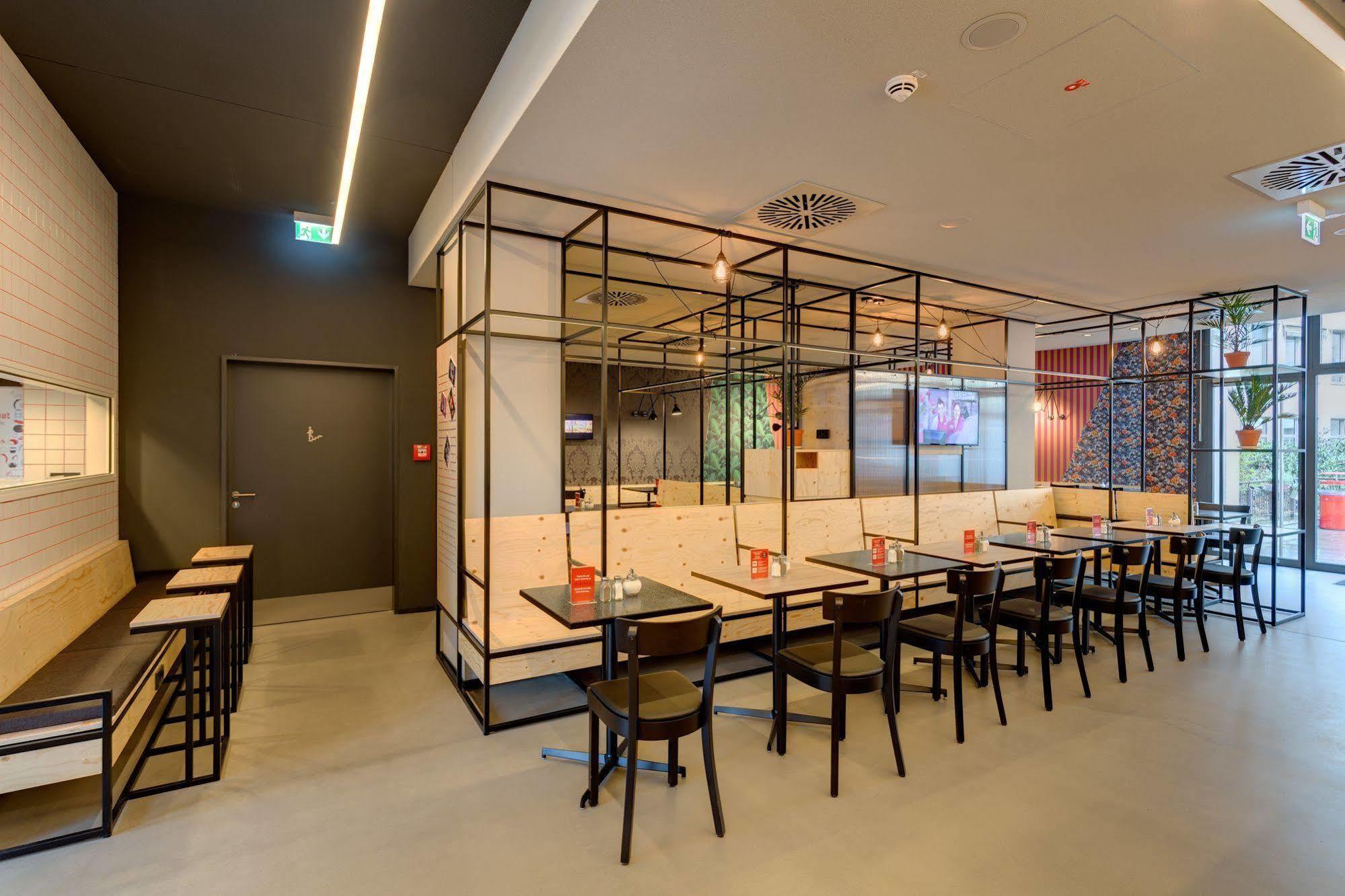 Meininger Hotel Leipzig Hauptbahnhof Екстериор снимка